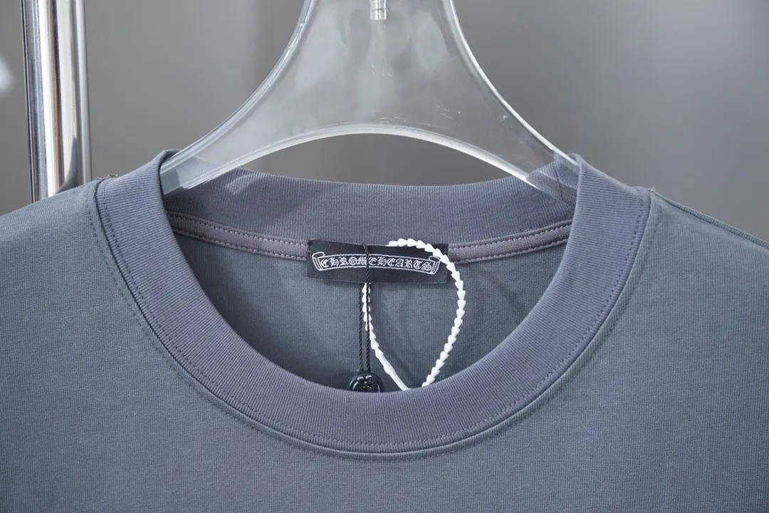 🅿️200 Chrome Hearte 25SS early spring new model, printed hot diamond short sleeves, light luxury, a must-have item for daily commuting for men and women, correct version, welcome to compare, detailed features · 280 grams of 100% pure cotton double yarn jersey fabric · Special thickened 32 pieces of double-strand 1X1 thread in the same vat · Environmentally friendly screen hand printing ➕ Imported Australian matte pearl diamond ➕ Three-dimensional wow glue high temperature hot pressing · Double-needle sewing and cross-seam technology · Original main mark, washed tag, branded moisture-proof paper packaging Color: black/white/grey Size: S/M/L/XL